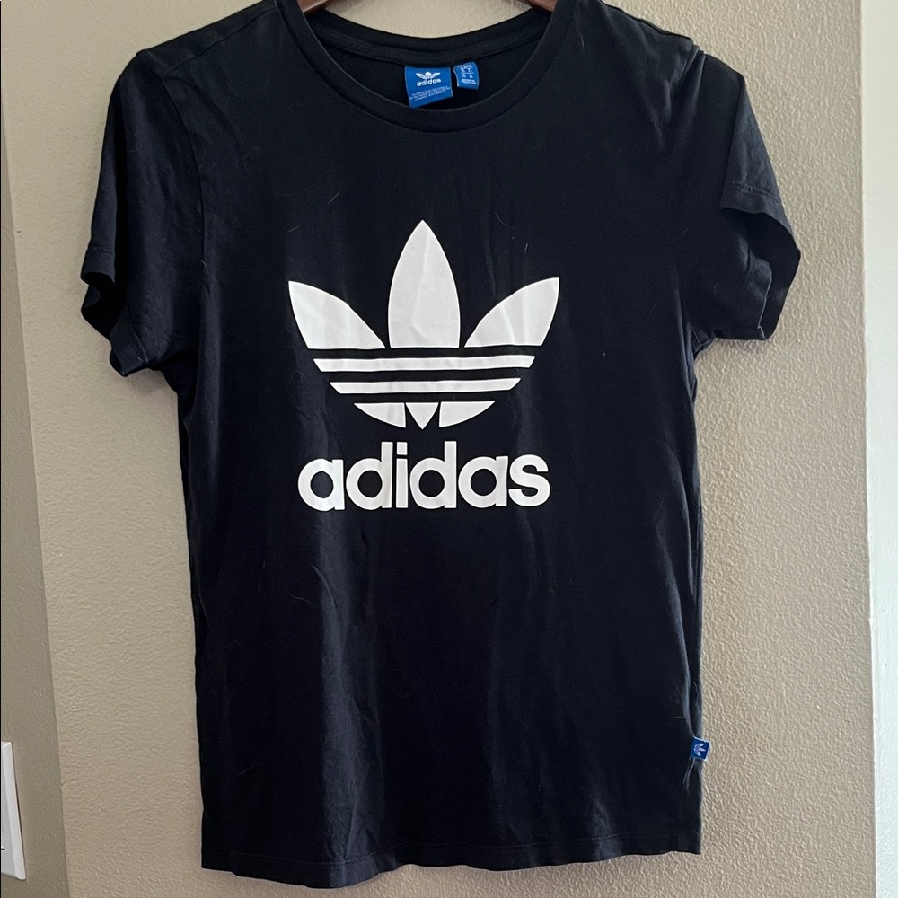 EUC Adidas t-shirt size XS